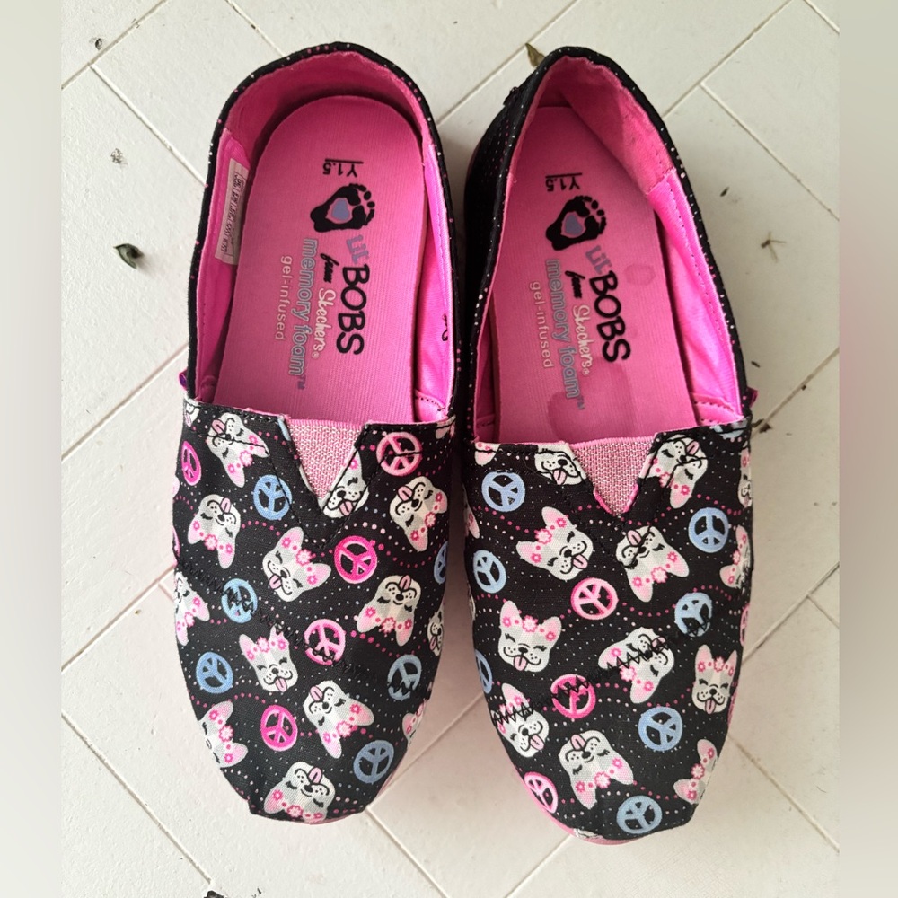 VGUC Skechers BOBs 1.5US Kids' Black and Pink Slip-On Shoes